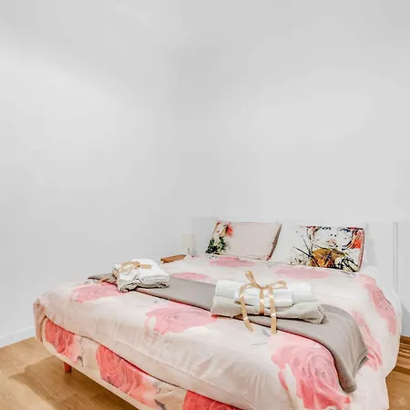 Apartment Ampia Dimora A Con Parcheggio E Giardino Saló