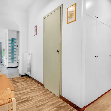 Apartment Ampia Dimora A Con Parcheggio E Giardino