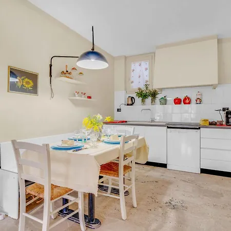 Ampia Dimora A Con Parcheggio E Giardino Apartment