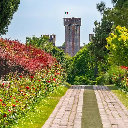 Ampia Dimora A Con Parcheggio E Giardino Apartment Salo